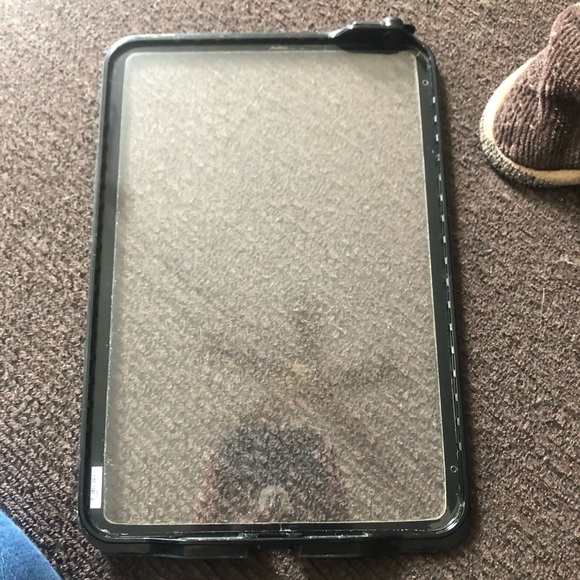 ipad many life proof case - Picture 3 of 4